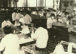 1970年開(kāi)始，為在短期內(nèi)改變中成藥生產(chǎn)的落后面貌，中國(guó)藥材公司專項(xiàng)撥款先后改造3家中成藥廠、改擴(kuò)建4家中藥機(jī)械廠