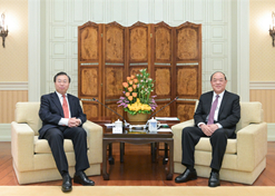 2024年2月26日，澳門特區(qū)行政長官賀一誠會見國藥集團(tuán)黨委書記、董事長劉敬楨一行，雙方就推動大健康產(chǎn)業(yè)發(fā)展、橫琴粵澳深度合作區(qū)建設(shè)等議題交換意見
