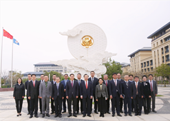 2024年2月26日，國藥集團(tuán)與澳門大學(xué)簽署戰(zhàn)略合作協(xié)議并就進(jìn)一步深化合作進(jìn)行會談。